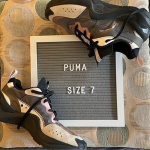 PUMA Sneakers